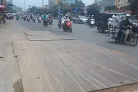 Khắc phục nhanh “hố tử thần” trên đường Đại Cồ Việt