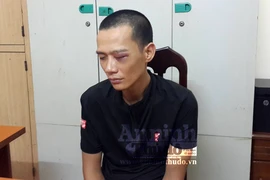 Bắt trộm xe máy ngồi rình ở sân bóng ký túc xá Mễ Trì