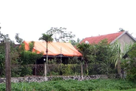 Cô giáo tiểu học treo cổ tự tử ở nhà riêng