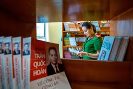 Nâng cao đạo đức cách mạng của những người "chỉ biết còn Đảng thì còn mình" trong tình hình mới