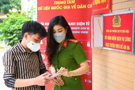 Hướng dẫn người dân sử dụng dịch vụ công trực tuyến thông qua ứng dụng VNeID