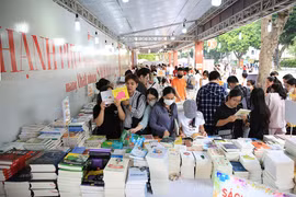 Hội sách Hà Nội chào mừng ngày Giải phóng Thủ đô