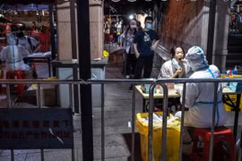 Số ca nhiễm gia tăng, Trung Quốc vẫn kiên định với chính sách “Zero-Covid”