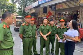 Đoàn công tác Cục Cảnh sát PCCC và CNCH, CATP Hà Nội kiểm tra thực tế lĩnh vực PCCC tại quận Hoàn Kiếm và quận Hai Bà Trưng