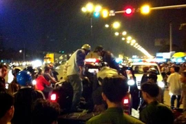 Cảnh sát nổ súng bắt nhóm tội phạm ma túy xuyên quốc gia trên cao tốc