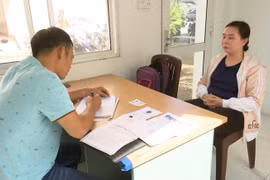 Đối tượng bỏ trốn đang bị truy nã ra đầu thú có được coi là tình tiết giảm nhẹ?