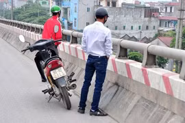 Từ ngày 25-8: Tiểu tiện nơi công cộng bị phạt tới 250.000 đồng