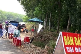 Giao dịch bất động sản bắt buộc phải qua sàn: Quy định mang tính thụt lùi?