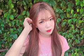 Từ vụ TikToker 2,6 triệu người theo dõi bị tố bán hàng giả: Mua hàng qua review ảo, 'tiền mất, tật mang'