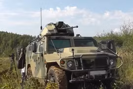 Nga ra mắt xe bọc thép Tiger điều khiển từ xa trang bị súng máy 30mm