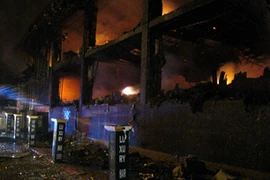 Thêm hình ảnh vụ bar Luxury bị lửa thiêu trụi trong đêm