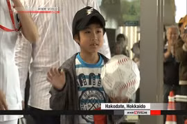 Cậu bé bị bỏ lại trong rừng đầy gấu xuất viện