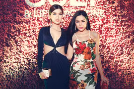 Oanh Yến đọ dáng với hoa hậu Victoria Phương Nguyễn