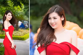 Á hậu Tú Anh trễ nải vai trần khoe vòng 1 lấp ló