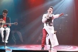 Tùng Dương “cháy hết mình” với “Mùa thu cho em”