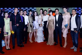 Dàn mỹ nhân lộng lẫy, khoe đường cong gợi cảm trong Đêm hội chân dài 8