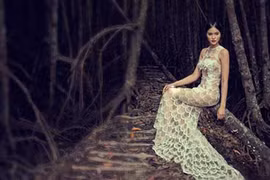 “Gái quê” Lê Thị Phương "lột xác", diện váy xuyên thấu nóng bỏng