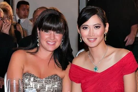 Elizabeth Thủy Tiên ngồi “ghế nóng” chấm thi hoa hậu ở Mỹ