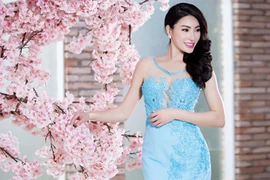 Hoa hậu My Na Lê “thôi miên” công chúng bằng vẻ đẹp rạng ngời