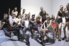 Đột nhập hậu trường chụp ảnh của Top 16 Vietnam’s Next Top Model 2014