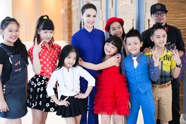 Yến Trang “kín cổng cao tường” đi dự họp báo