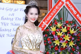 Nữ hoàng Du lịch Việt Nam Dương Kim Ánh lộng lẫy trong tiệc mừng sau đăng quang