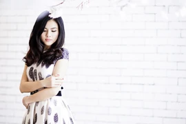 Nữ diễn viên “Scandal” Vân Trang khoe ảnh đài các