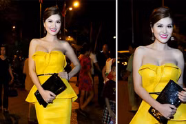 Oanh Yến khoe vòng 1 nóng bỏng đi xem liveshow của Quang Hà