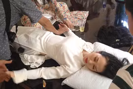 Khánh My ngất xỉu trên phim trường vì kiệt sức