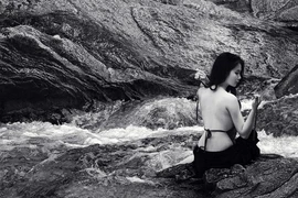 Người mẫu Xuân Thuỳ: Cảm được cái hồn của nghệ thuật bạn sẽ chụp được nude…