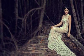 “Gái quê” Lê Thị Phương "lột xác", diện váy xuyên thấu nóng bỏng