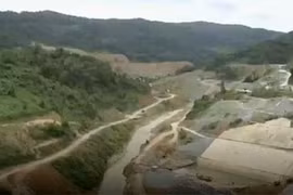 Vỡ đường ống thủy điện Sông Bung 2, nhiều công nhân bị cuốn trôi