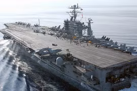 Tàu sân bay Mỹ bắt đầu tham chiến chống khủng bố tại Iraq và Syria