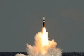 Mỹ phóng tên lửa Trident II, người dân tưởng thiên thạch