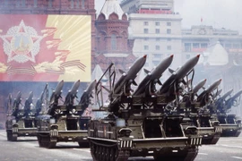 Quân đội Nga sẽ nhận hàng trăm xe tăng, máy bay trong năm 2017