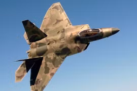 Mỹ nâng cấp khả năng tàng hình của "chim ăn thịt" F-22