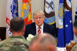 Ông Trump cam kết an ninh với NATO nhưng muốn đồng minh chi tiền