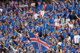Tổng thống Iceland sang Paris "tiếp lửa" cho đội nhà 