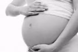 Mẹ hút thuốc khi mang thai, con khó có con