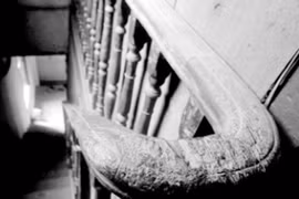 Âm thanh cầu thang gỗ