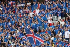 Tổng thống Iceland sang Paris "tiếp lửa" cho đội nhà 