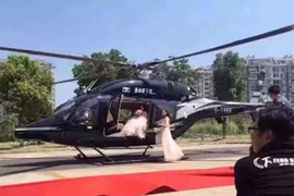 Tắc đường vì thuê trực thăng đón dâu