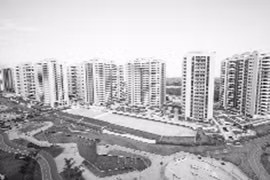 Làng Olympic còn ngổn ngang