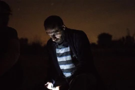 Chiêu kiếm tiền mới của tội phạm buôn người di cư