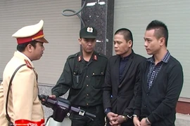 Tổ Y15-141 bắt 2 đối tượng tàng trữ vũ khí