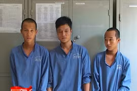 Bắt giữ ổ nhóm dùng bình xịt, dùi cui điện cướp xe ôm