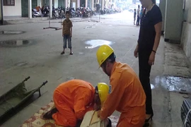 Cứu sống hai người bị điện giật chết lâm sàng