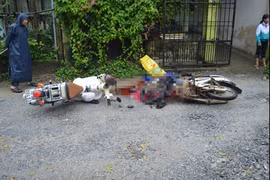 3 học sinh thương vong sau khi tông xe máy vào nhau