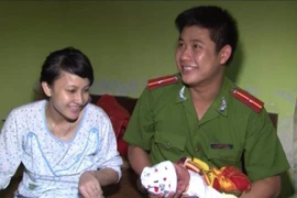 Chuyện về 2 chiến sỹ cảnh sát hình sự đỡ đẻ trong đêm giông gió