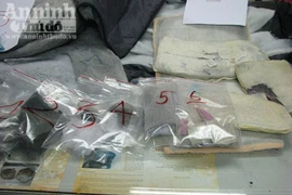 Clip bắt giữ nam sinh viên người Nga vận chuyển gần 6,5kg ma túy vào Việt Nam